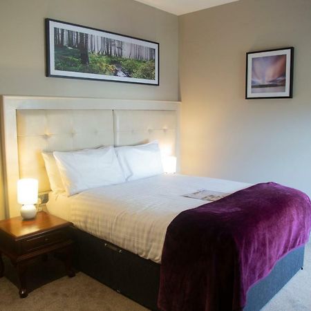 Rooms At Rue Omagh Bagian luar foto