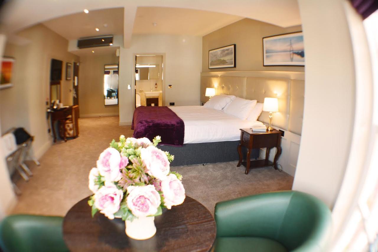 Rooms At Rue Omagh Bagian luar foto