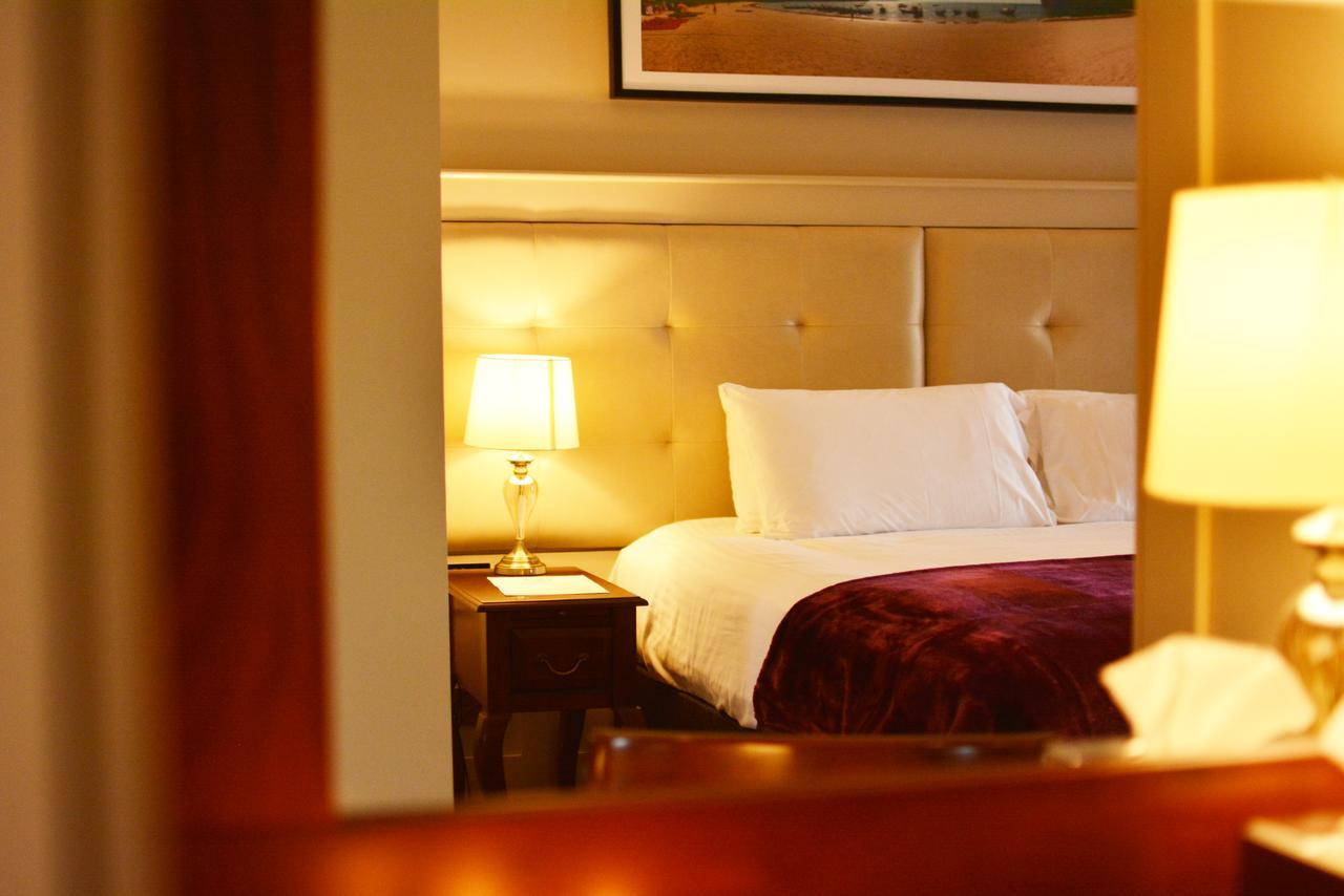 Rooms At Rue Omagh Bagian luar foto